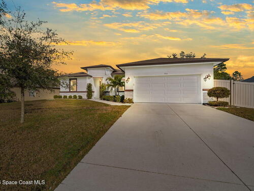 553 Rembrandt Street SE, Palm Bay, FL 32909