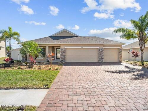 679 Flowerwood Drive SE, Palm Bay, FL 32909