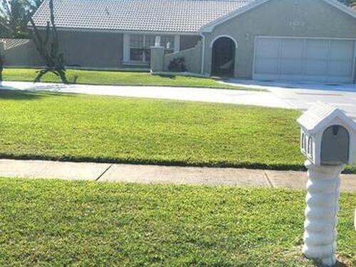 1327 Cherry Hills Road NE, Palm Bay, FL 32905