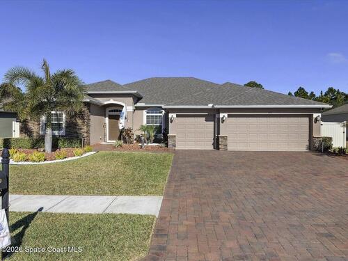 679 Gleneagles Drive SE, Palm Bay, FL 32909