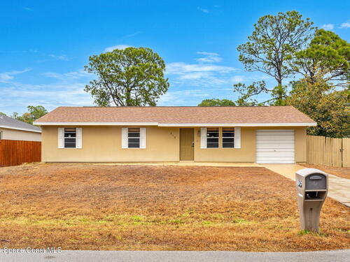 215 Hagerstown Street SW, Palm Bay, FL 32908