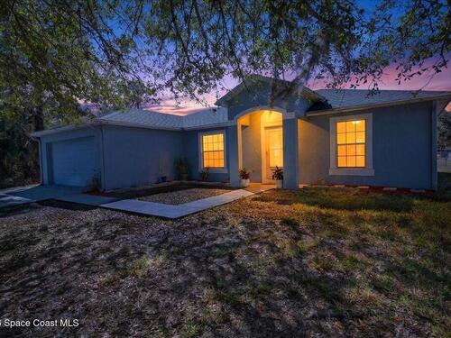 132 Hilton Avenue NW, Palm Bay, FL 32907