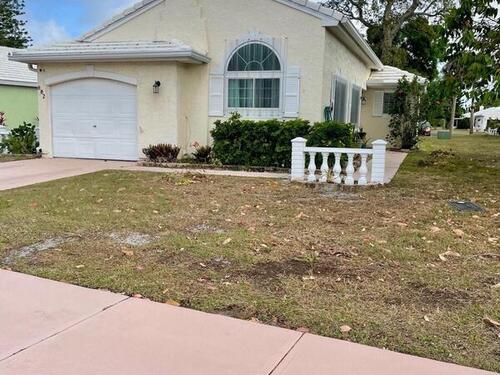 882 Wateroak Drive NE, Palm Bay, FL 32905