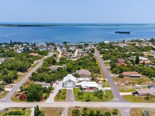 8865 Central Avenue, Micco, FL 32976