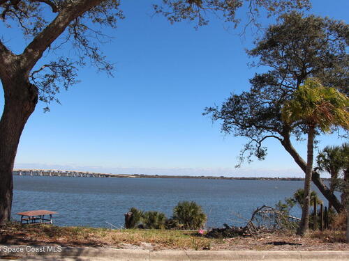 2514 N Indian River Drive, Cocoa, FL 32922