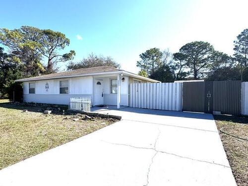 885 Taluga Avenue SE, Palm Bay, FL 32909