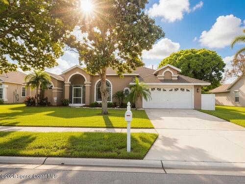 306 Lake Victoria Circle, Melbourne, FL 32940