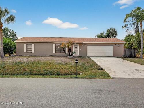 352 Jacaranda Avenue NW, Palm Bay, FL 32907