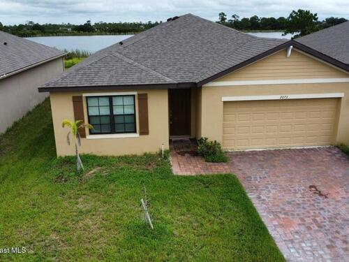 2073 Farmhouse Road SE, Palm Bay, FL 32909