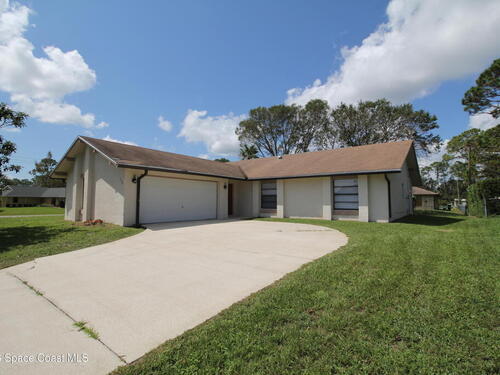 1300 Lamplighter Drive NW, Palm Bay, FL 32907