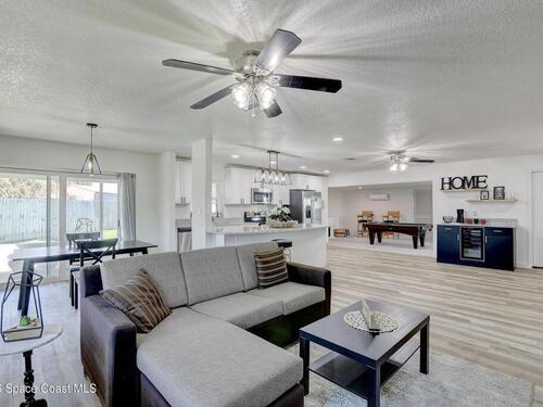 872 Sadnet Circle NE, Palm Bay, FL 32905