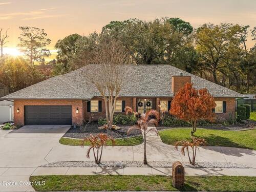 572 Lake Ashley Circle, Melbourne, FL 32904