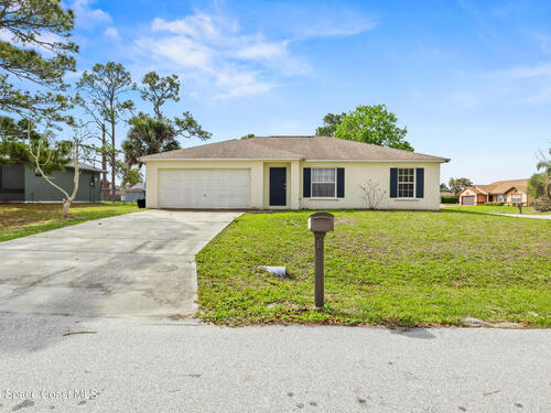 1091 Slocum Street NW, Palm Bay, FL 32907