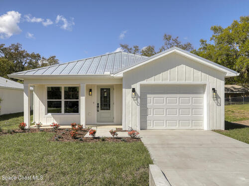 5816 Hammock Street, Mims, FL 32754