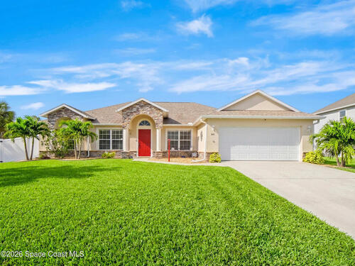 581 Ganley Street SW, Palm Bay, FL 32908