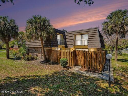 3915 Vista Oaks Circle NE, Palm Bay, FL 32905