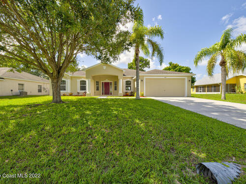 494 Freeman Road NW, Palm Bay, FL 32907