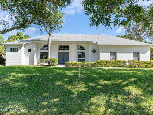 1701 Country Cove Circle, Malabar, FL 32950