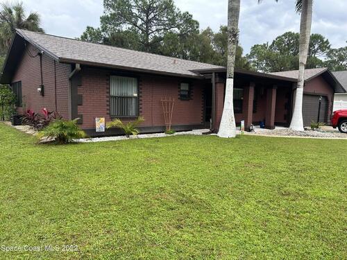 141 Greenbrier Avenue NW, Palm Bay, FL 32907