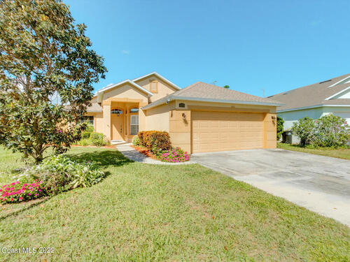 1076 Pine Creek Circle NE, Palm Bay, FL 32905