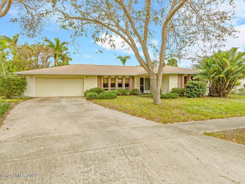 559 W Amherst Circle, Satellite Beach, FL 32937