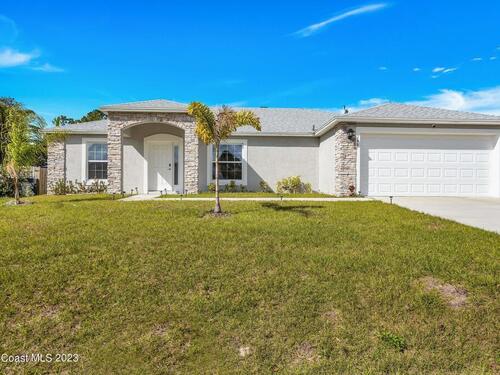 146 Aviation Avenue NE, Palm Bay, FL 32907