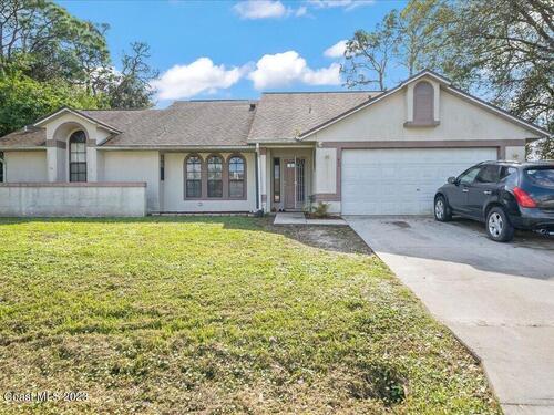 634 Munich Street NW, Palm Bay, FL 32907