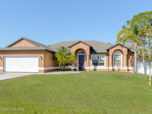 275 Americana Boulevard NW, Palm Bay, FL 32907