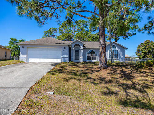 218 Awin Circle SE, Palm Bay, FL 32909