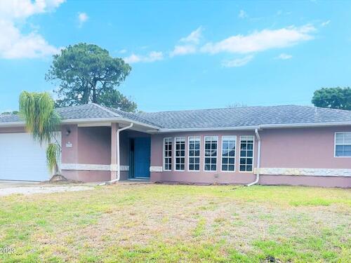 1231 Monument Avenue SE, Palm Bay, FL 32909