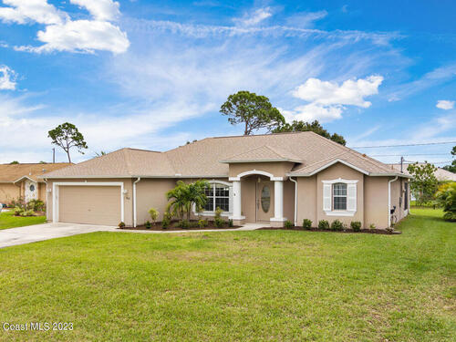 342 Hammock Road SE, Palm Bay, FL 32909