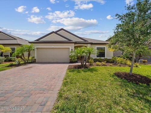 662 Dillard Drive SE, Palm Bay, FL 32909