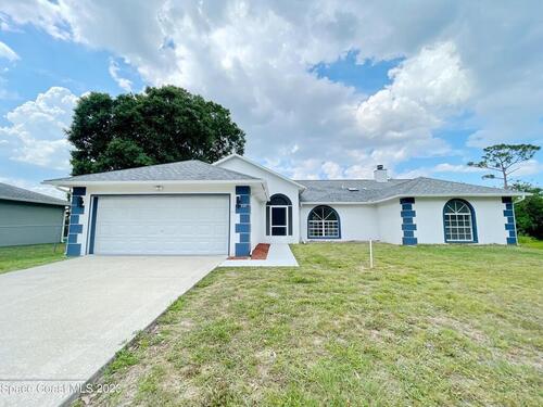 635 Munich Street NW, Palm Bay, FL 32907