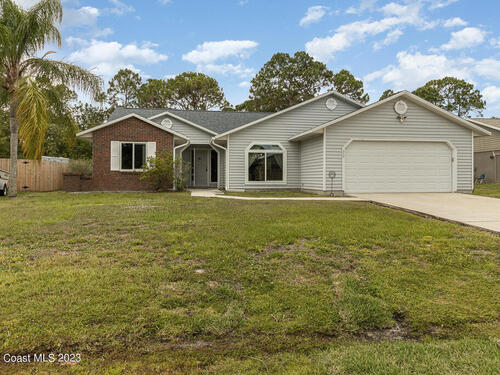 680 Kempten Street NW, Palm Bay, FL 32907