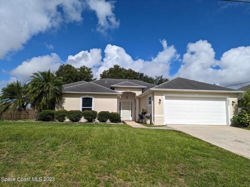 1820 Hallendale Avenue SW, Palm Bay, FL 32908