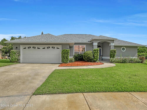 1025 Oak Tree Place, Malabar, FL 32950