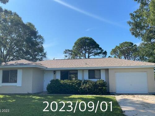 566 Brickell Street SE, Palm Bay, FL 32909