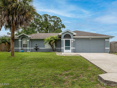 541 Bernardo Avenue NE, Palm Bay, FL 32907