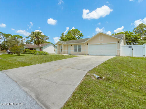 1437 Healey Street NW, Palm Bay, FL 32907