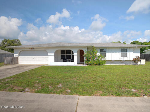 813 Vance Circle NE, Palm Bay, FL 32905