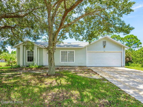 558 Santo Domingo Avenue SW, Palm Bay, FL 32908