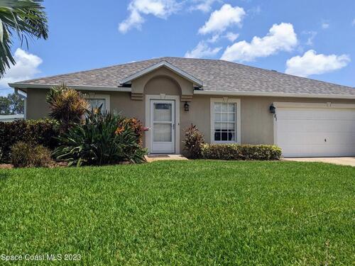 881 Grandeur Street SE, Palm Bay, FL 32909