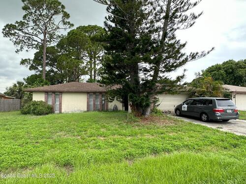 306 Harvey Avenue NE, Palm Bay, FL 32907