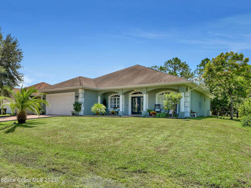 1592 Welland Street SE, Palm Bay, FL 32909