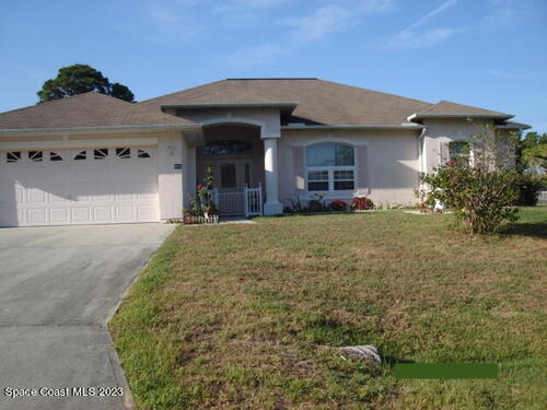 868 Huntington Street NE, Palm Bay, FL 32907