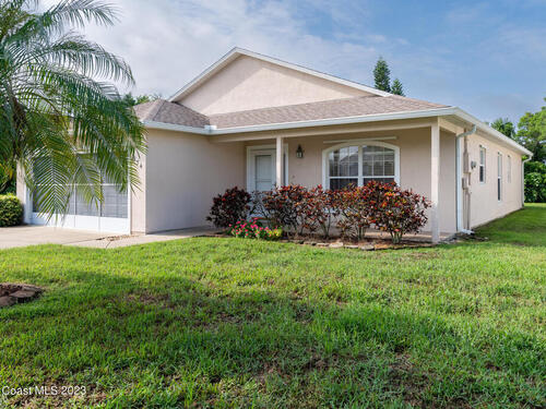 974 Pine Creek Circle NE, Palm Bay, FL 32905