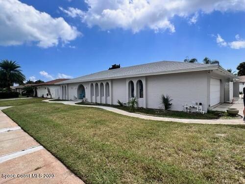 490 E Amherst Circle, Satellite Beach, FL 32937