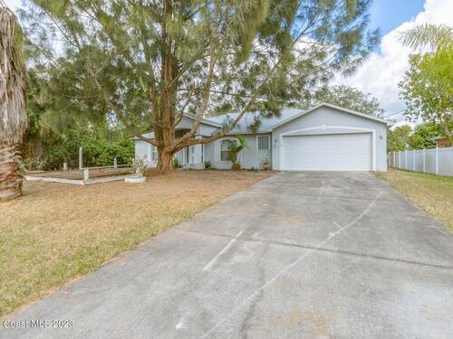 459 Fountain Street SW, Palm Bay, FL 32908