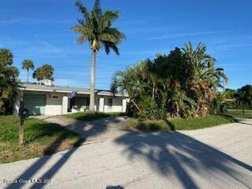 130 W Osceola Lane, Cocoa Beach, FL 32931